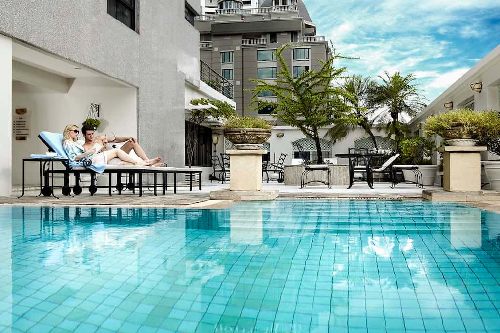 Outdoor swimming pool in the heart of town, hotel near Siam Bangkok.